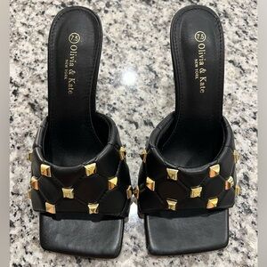 Elegant Black and Gold Heels with Studded Design size 7.5